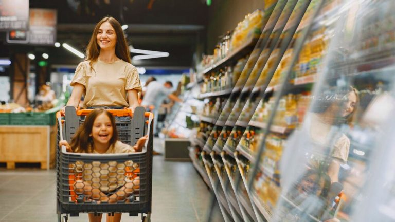 Produits gratuits, promos, surprises dans les restaurants et supermarchés à cette date que personne ne pense à utiliser