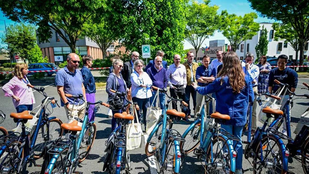 Cette banque offre 300 vélos électriques à ses salariés, l’initiative fait l'unanimité !