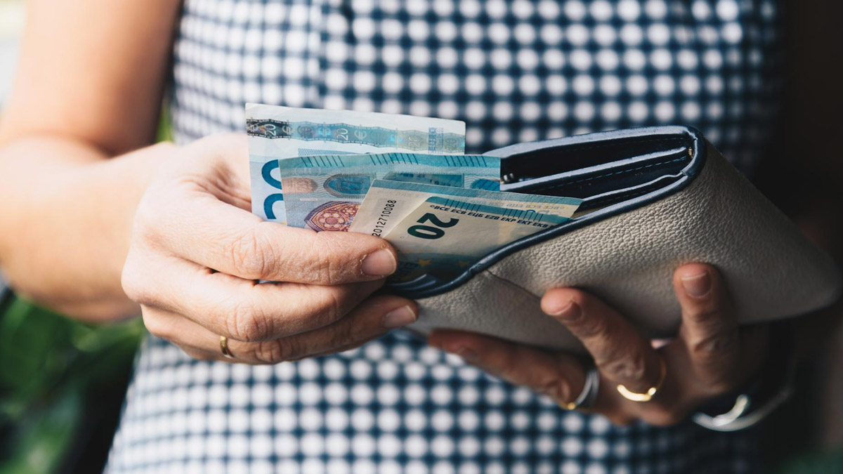 Jusqu’à combien peut-on déposer en liquide à la banque sans justificatif ?