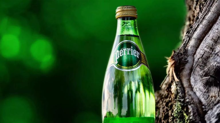 Nestlé Perrier : son statut d’eau minérale naturelle pourrait disparaître sans nouveau forage selon un hydrogéologue