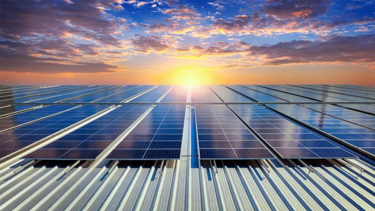 Énergie en Europe : en juin, le soleil a produit plus d’électricité que le nucléaire — une première historique
