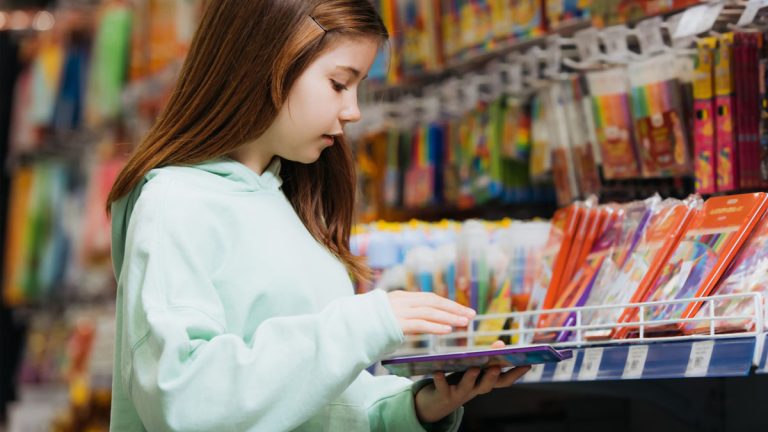 Inflation des fournitures scolaires : la période à éviter pour faire ses achats