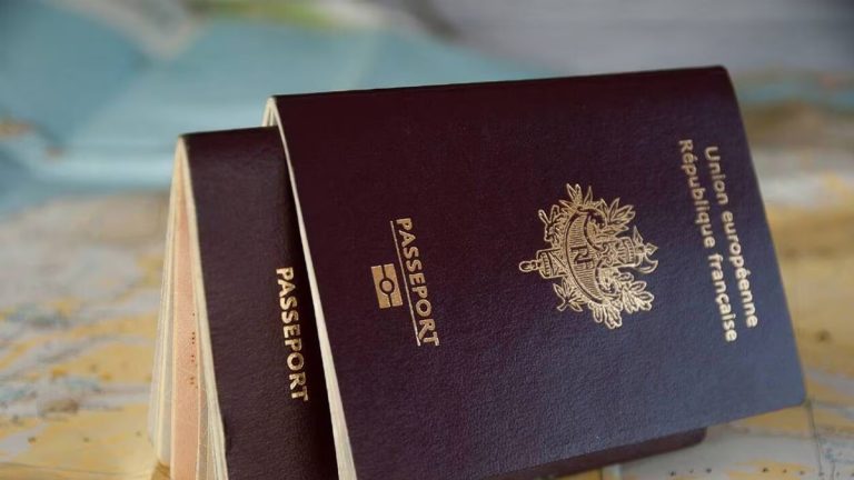 Passeports et cartes d’identité de touristes piratés dans 10 hôtels italiens revendus sur le dark web