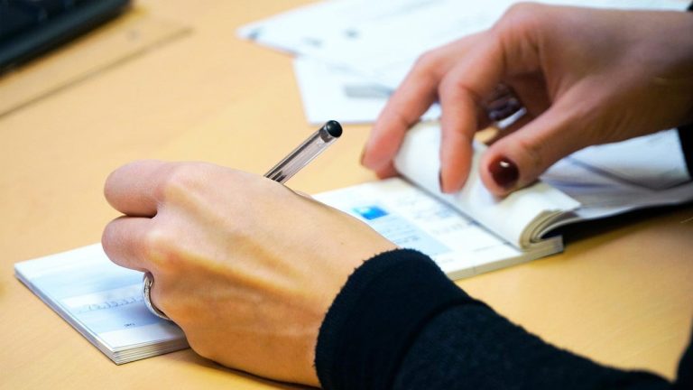 Vers la disparition totale du chèque comme moyen de paiement ? L’État va fermer son dernier centre de traitement public