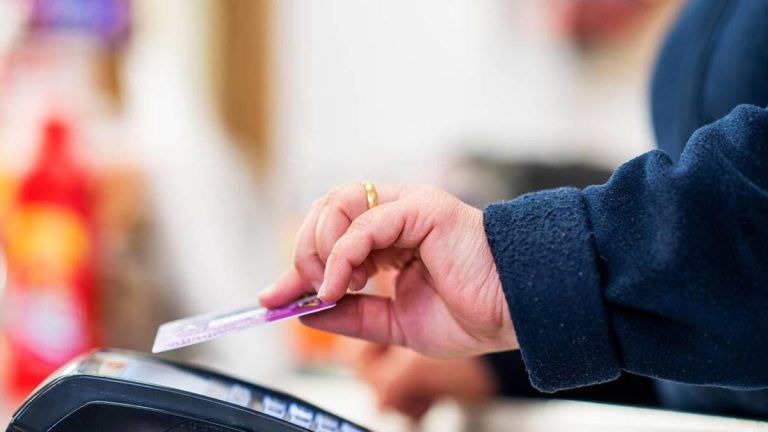 Votre carte bancaire ne fonctionne plus ? Voici 8 explications possibles