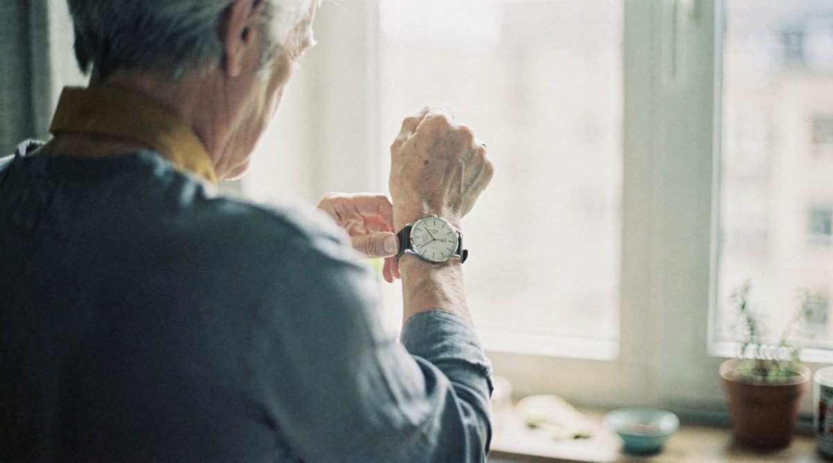 montre aiguilles 70 ans personnalité